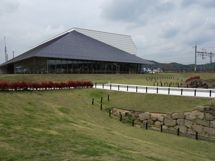 白河市立図書館