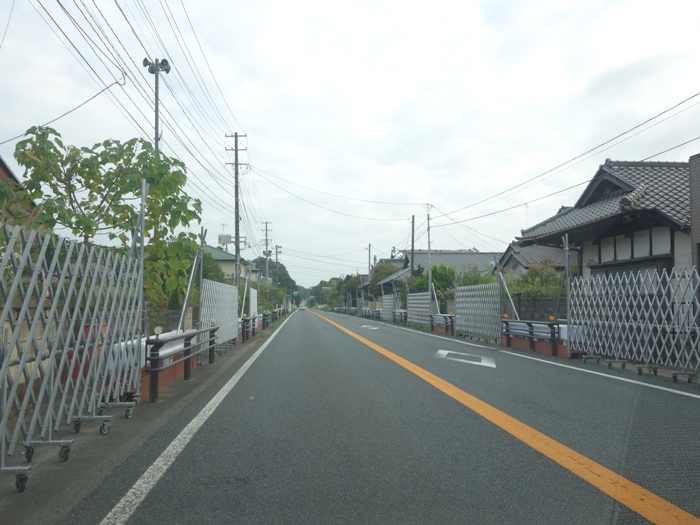 国道６号線　家を封鎖している