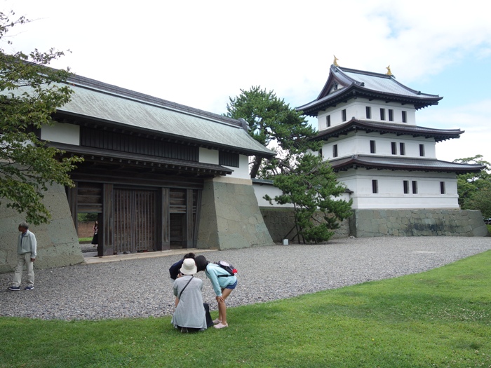 松前城と門