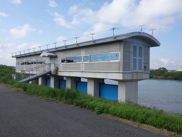 親松排水機場から信濃川