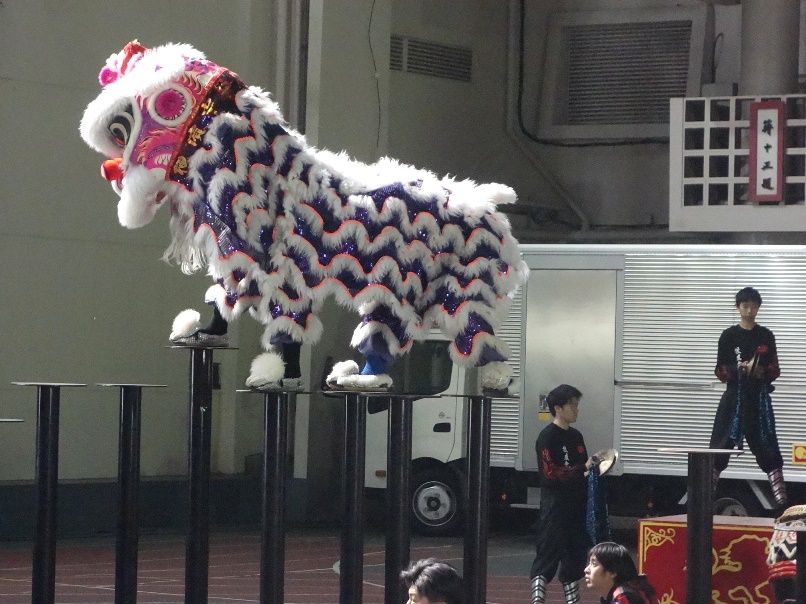 横浜中華学院での春節の獅子舞