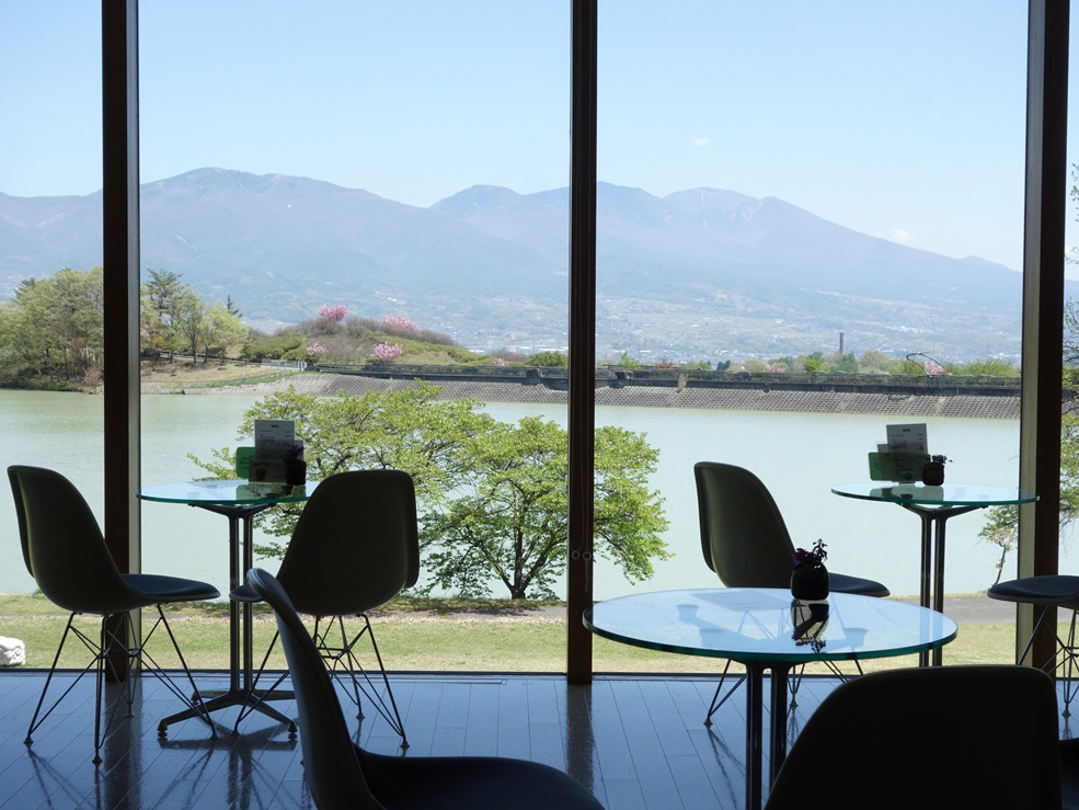 東御市梅野記念絵画館・ふれあい館