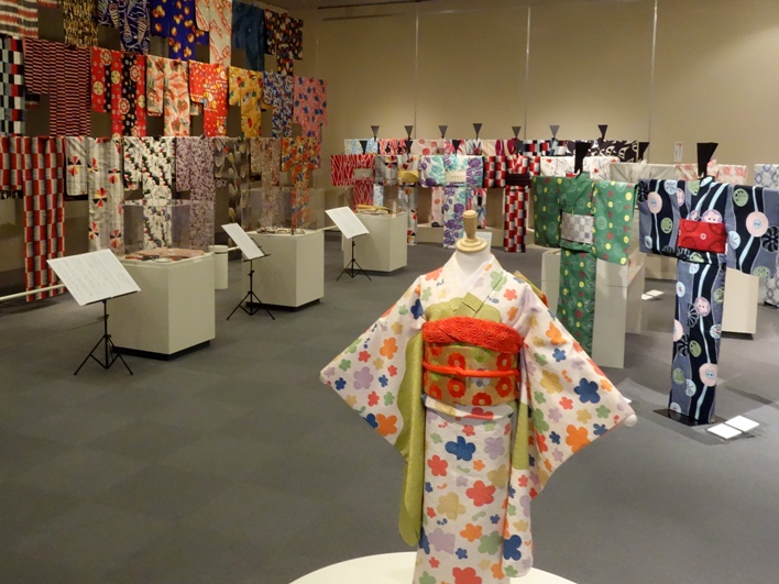 東大阪市民美術センター『通崎睦美展』