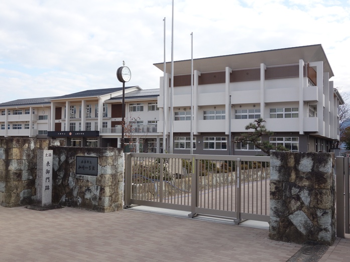 山崎小学校　正門