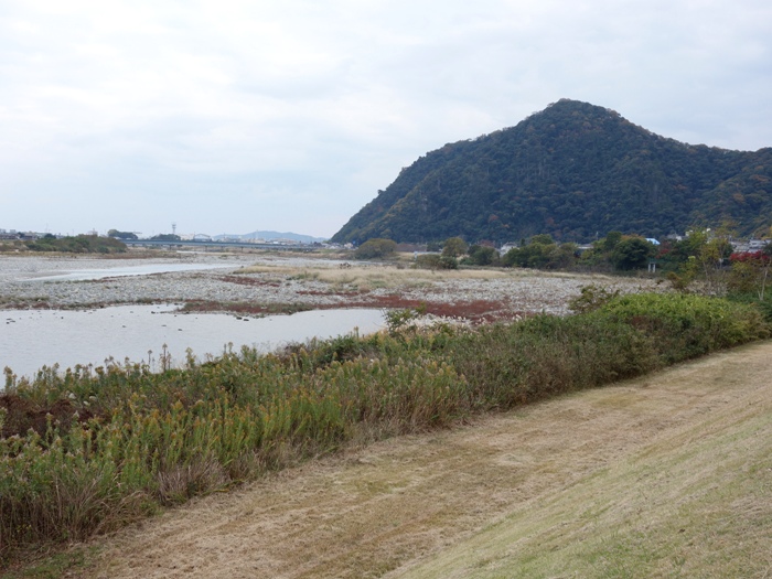 揖保川から 鶏篭山