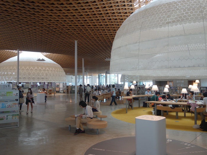 岐阜市立中央図書館　みんなの森ぎふメディアコスモス