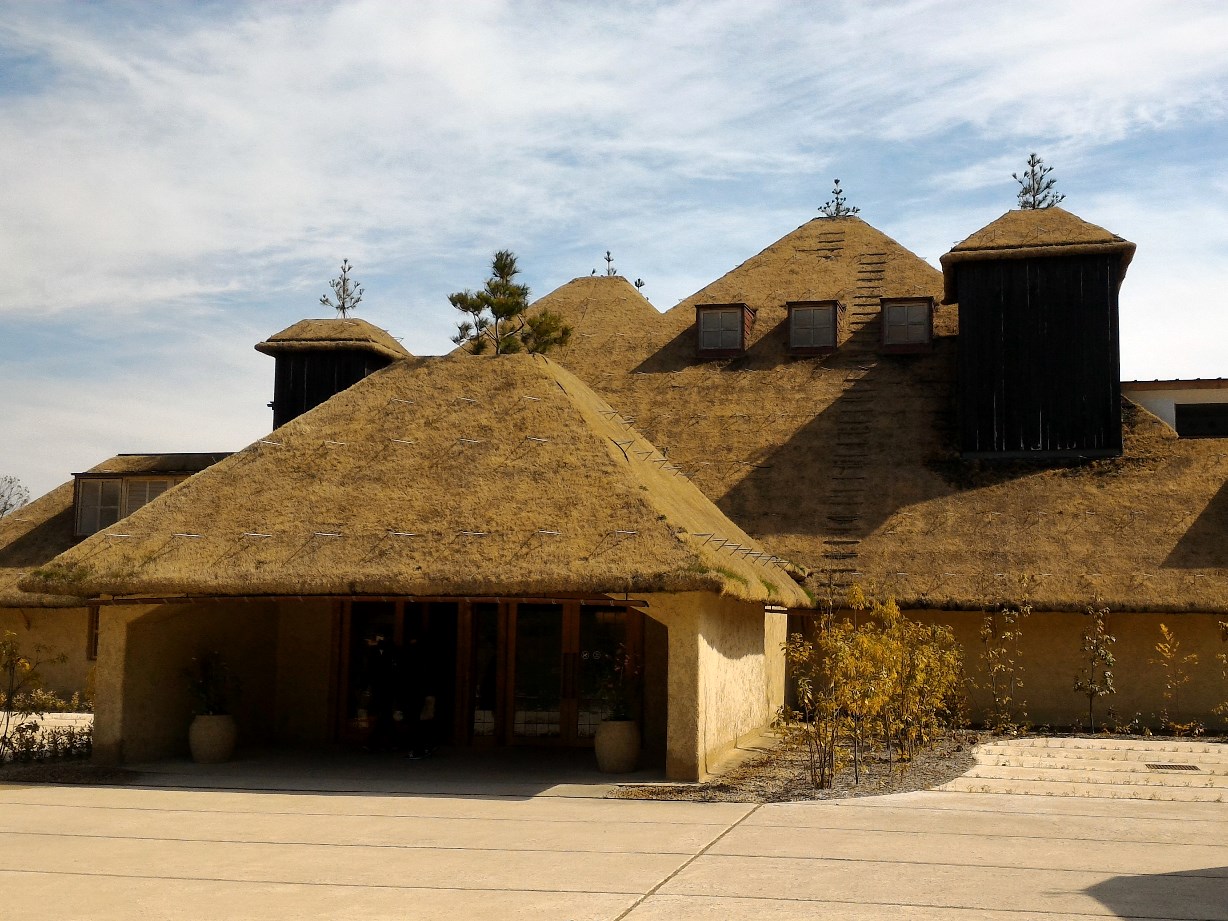 ラ コリーナ近江八幡　藤森照信