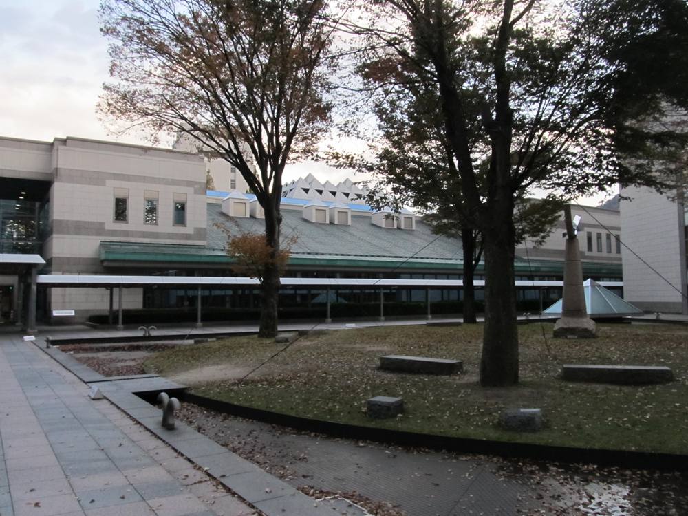 鳥取県立図書館
