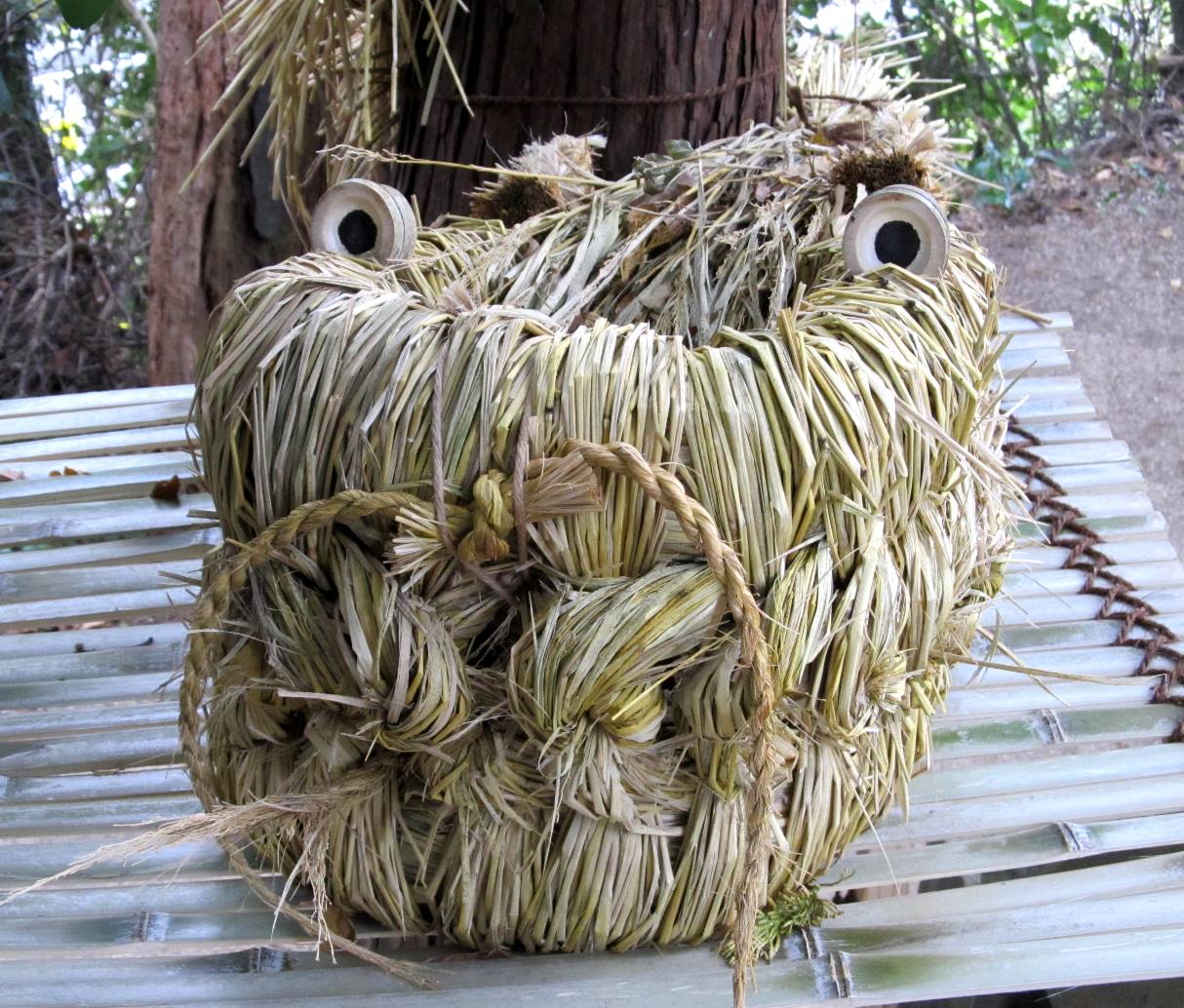 揖屋神社　カエルか？