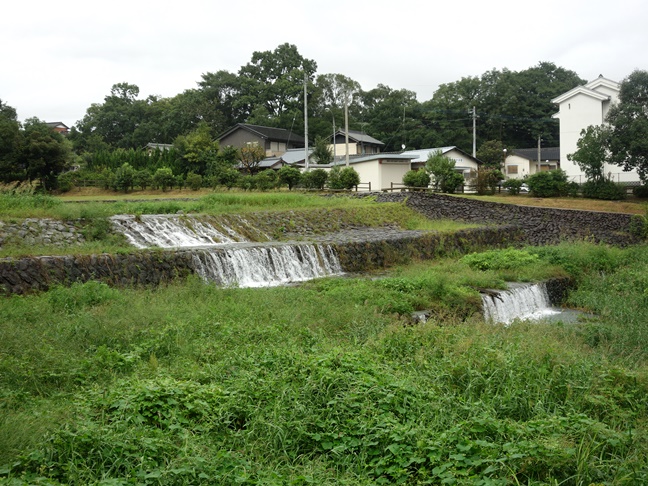 デ・レイケ堰堤