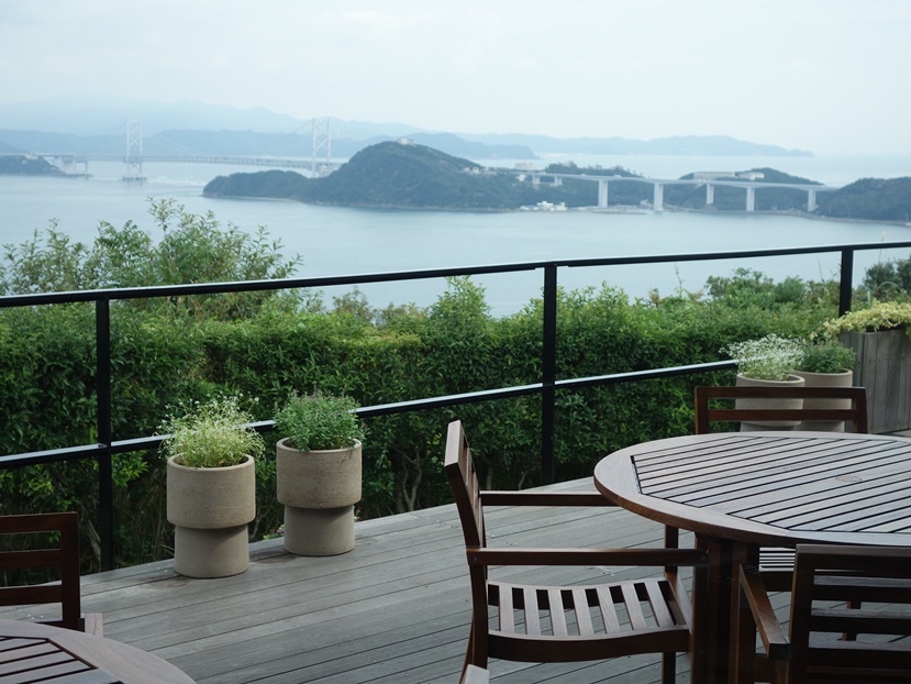 鳴門パークヒルズ　レストラン カリフォルニアテーブル