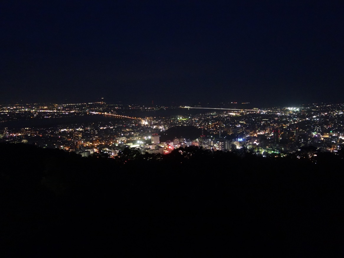眉山（びざん）の夜景