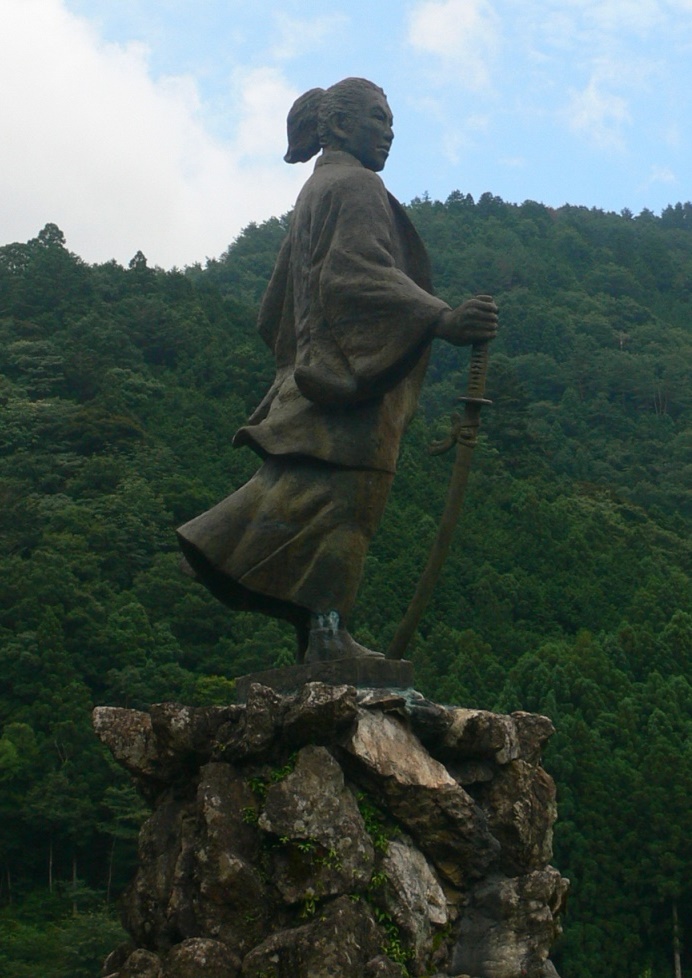 吉村虎太郎銅像