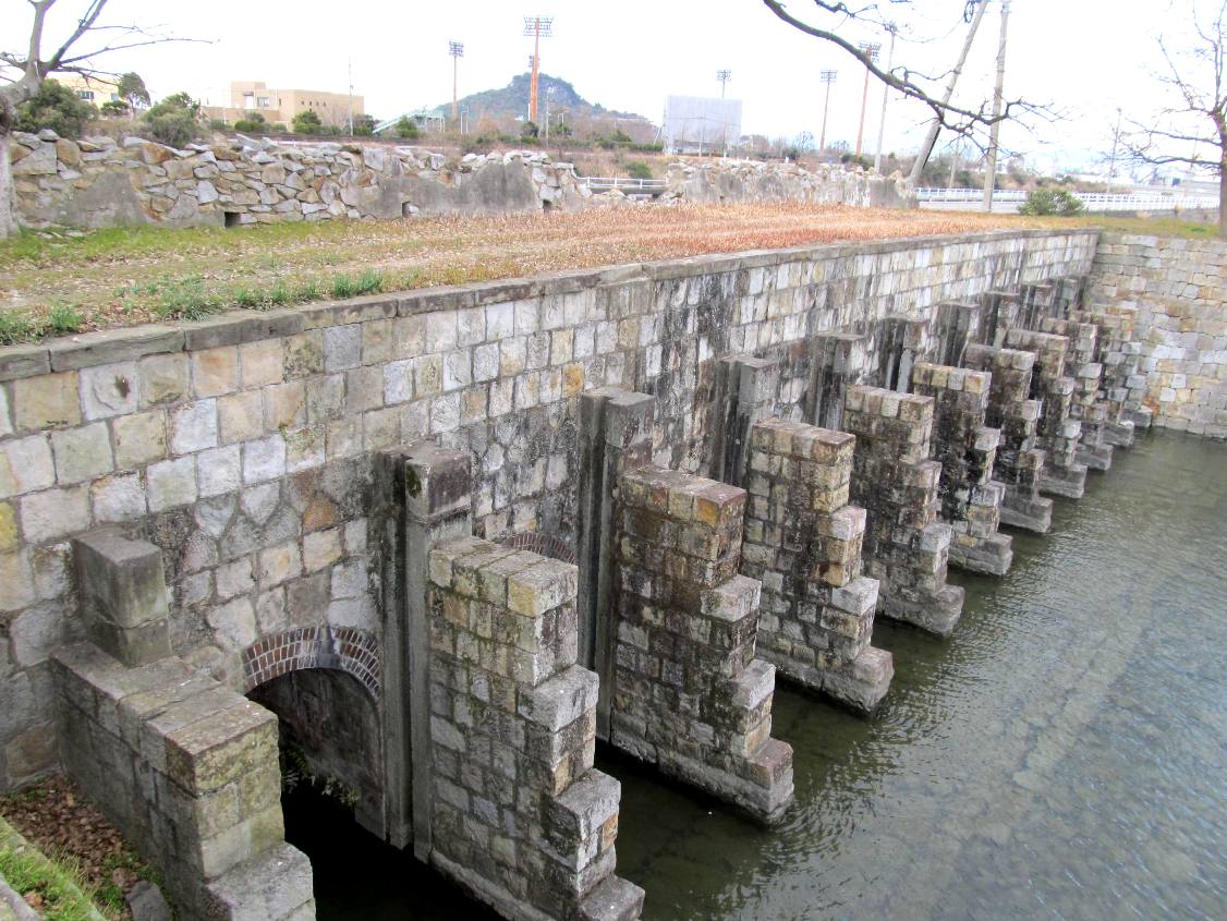 郡築三番町樋門