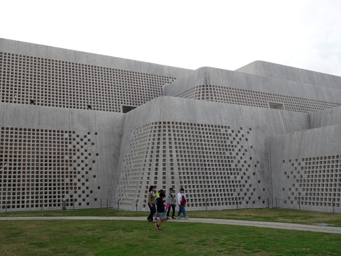 沖縄県立博物館・美術館