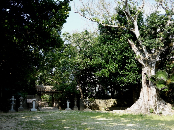 宮鳥御嶽(みやとりおん)