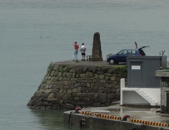 西之表港の突堤