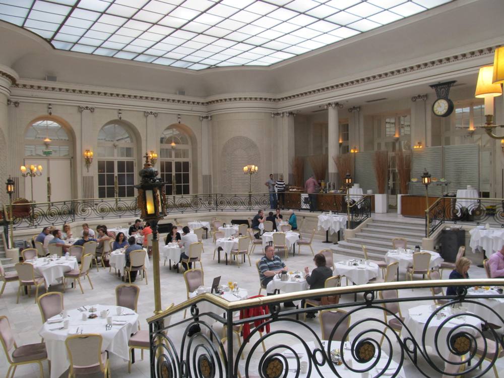 ウォルドルフ･ヒルトンのレストラン