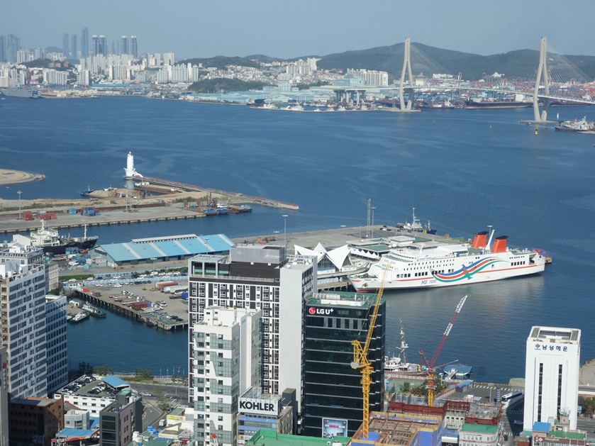 釜山タワーから釜山港
